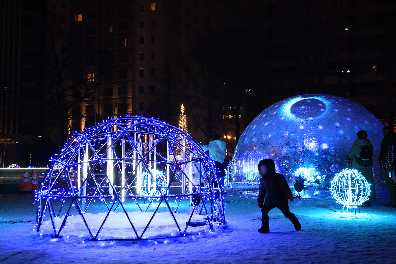 大通公園のドーム型のイルミネーション画像コズミック・スクエア