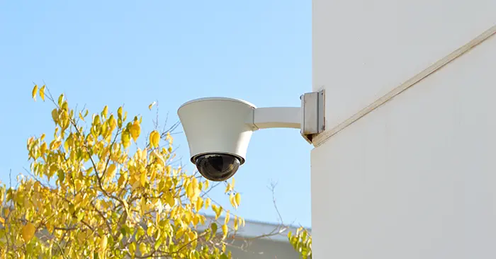 コーナーに取り付けた監視カメラの画像